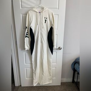 yitty, white label onesie! never worn! POCKETS!